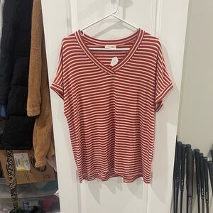Casual V-Neck Short Sleeve Tee in Red & White Stripes